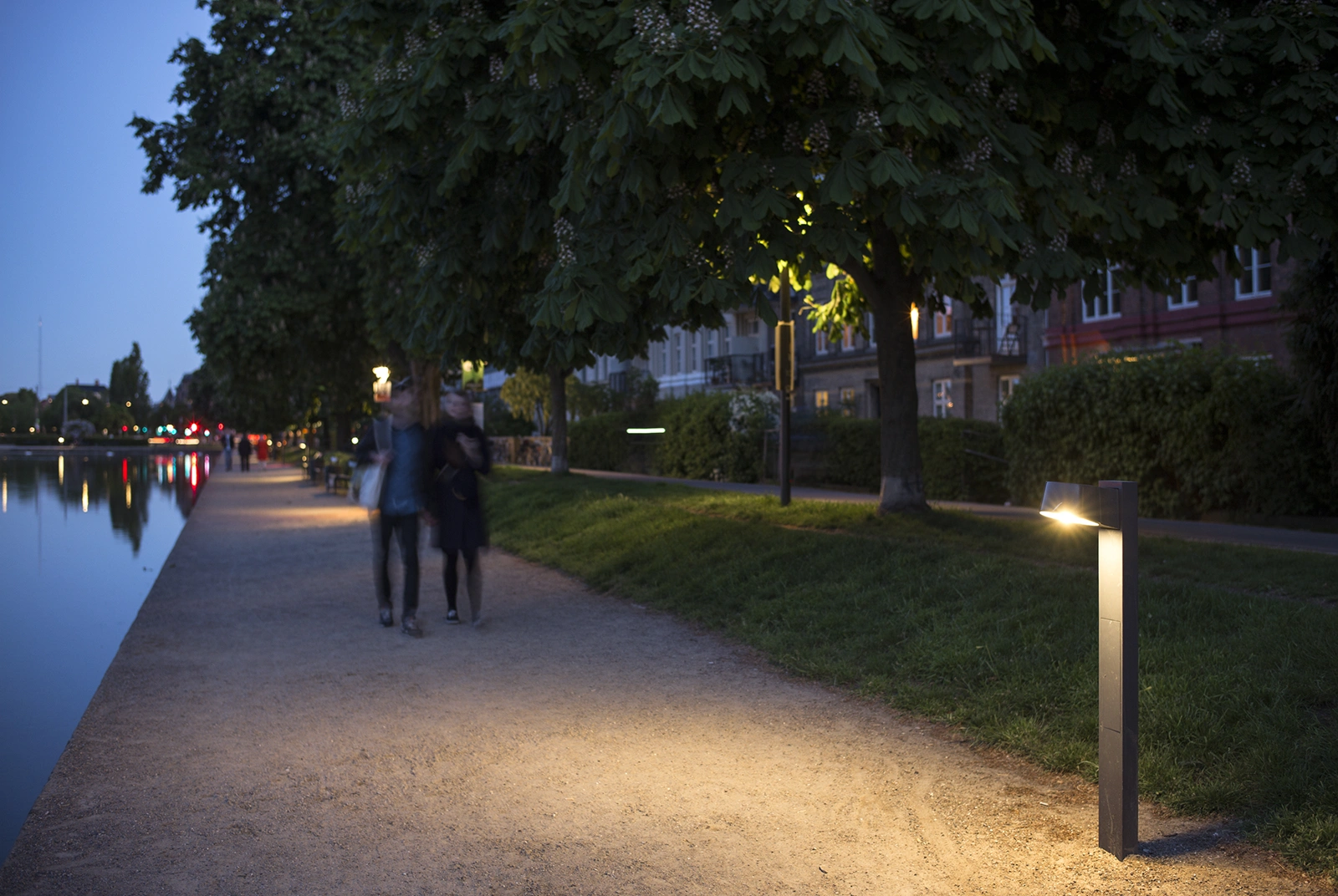 Nyx bollard © Focus Lighting Foto Helene Høyer