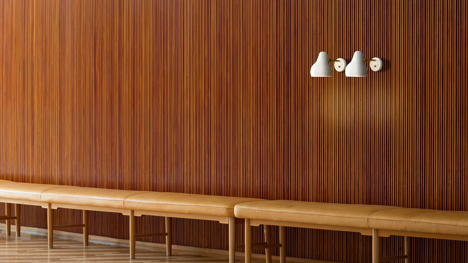 VL38 Wall Lamp in the Radio House © Louis Poulsen