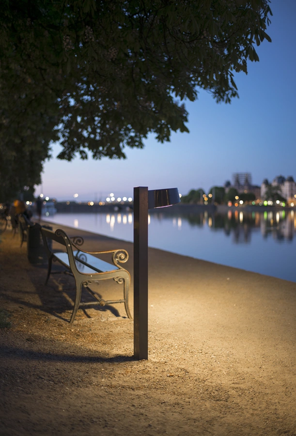 Nyx bollard © Focus Lighting Foto Helene Høyer